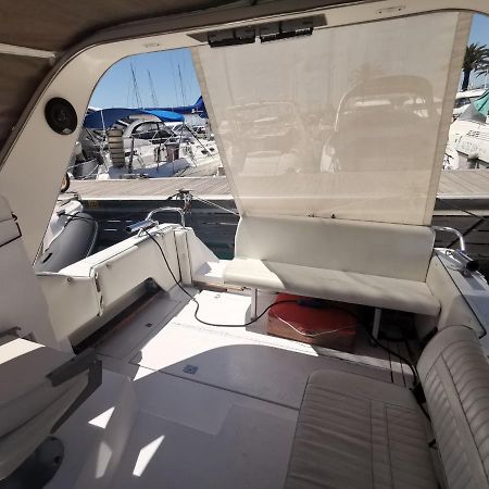 Port De Saint Laurent Du Var - Bateau Moteur酒店 外观 照片