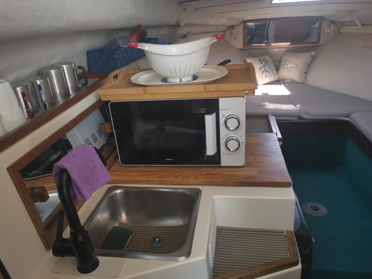 Port De Saint Laurent Du Var - Bateau Moteur酒店 外观 照片